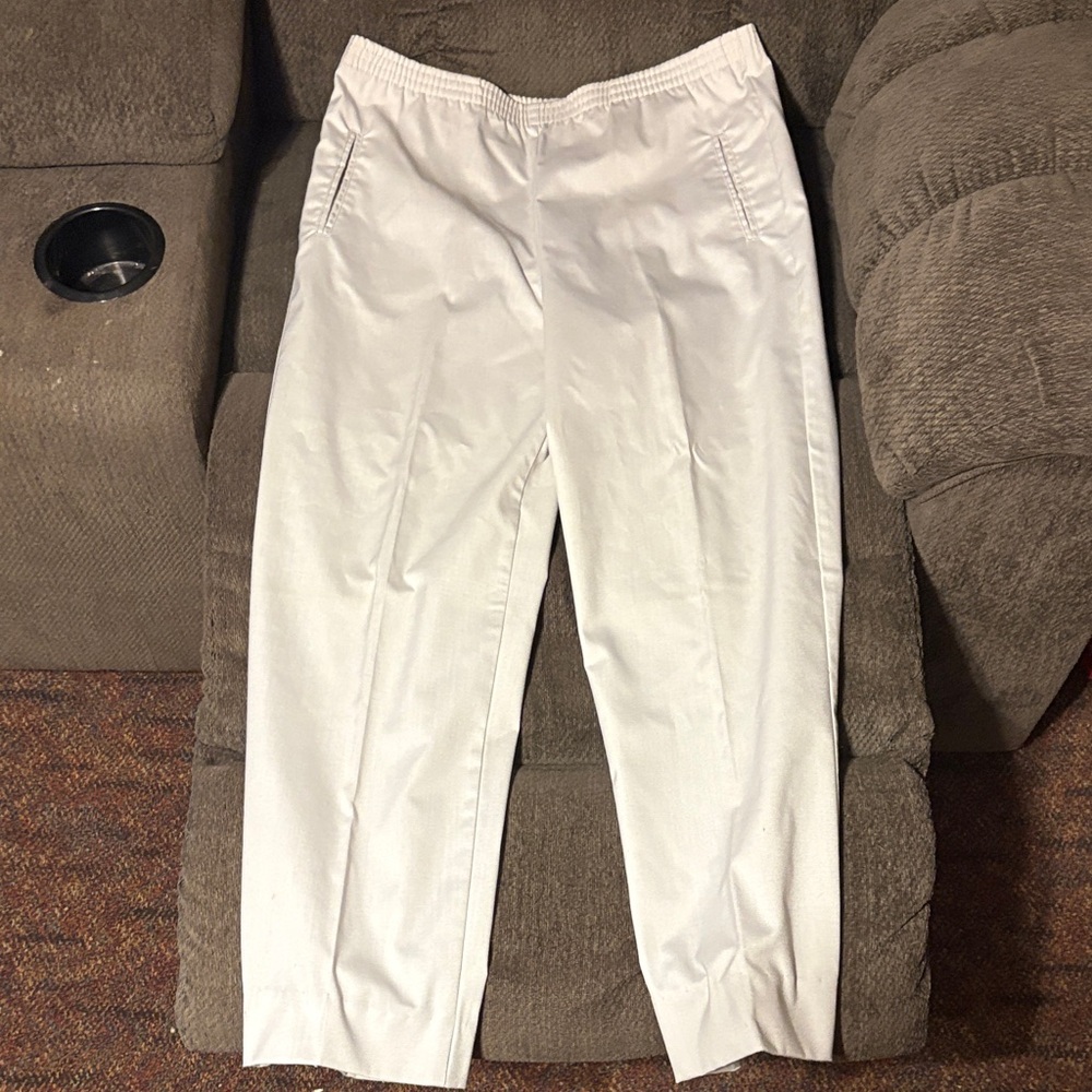 Jantzen Women's Cream Chinos